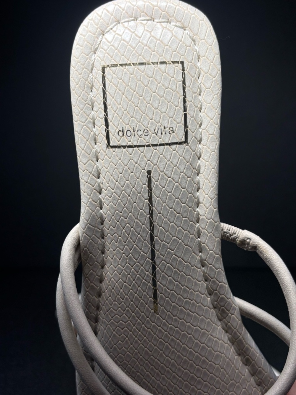 Dolce Vita White Strappy Square Toe Flat Sandals Size 9.5 Minimalist Resort Chic - Picture 9 of 14